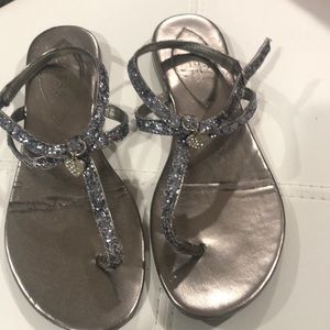 Guess sandals size 8 1/2M